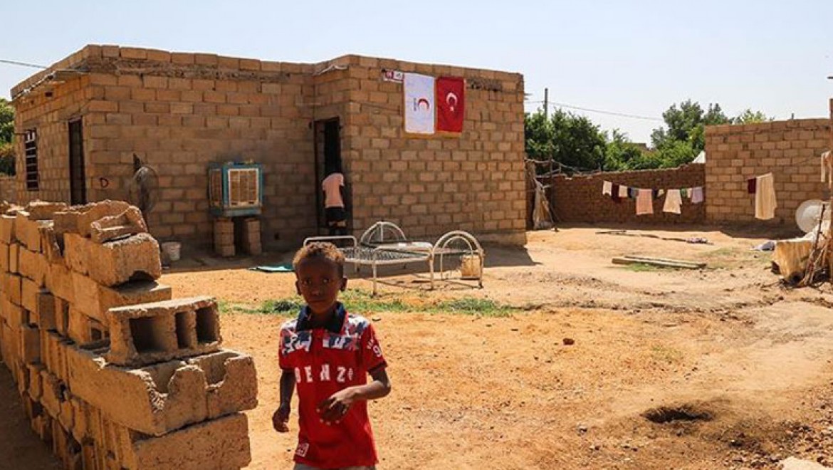 Türk STK'ların Sudanlı selzedeler için inşa ettiği 'Türk köyü'ndeki konutlar teslim edildi