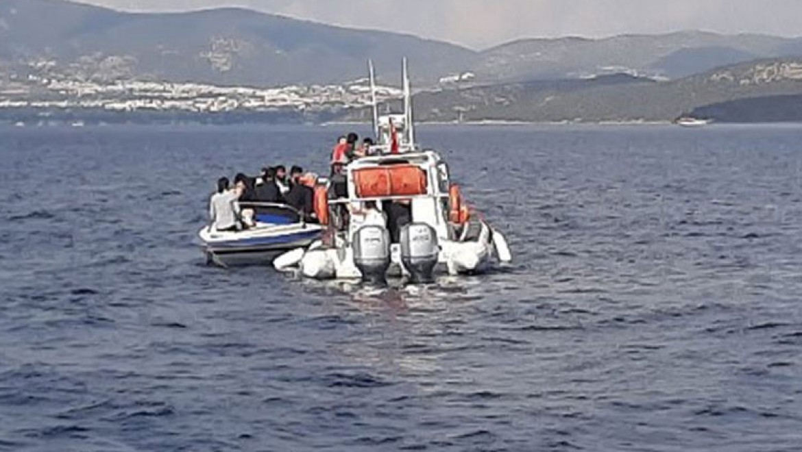 Bodrum'da düzensiz göçmenlerin bulunduğu bot battı