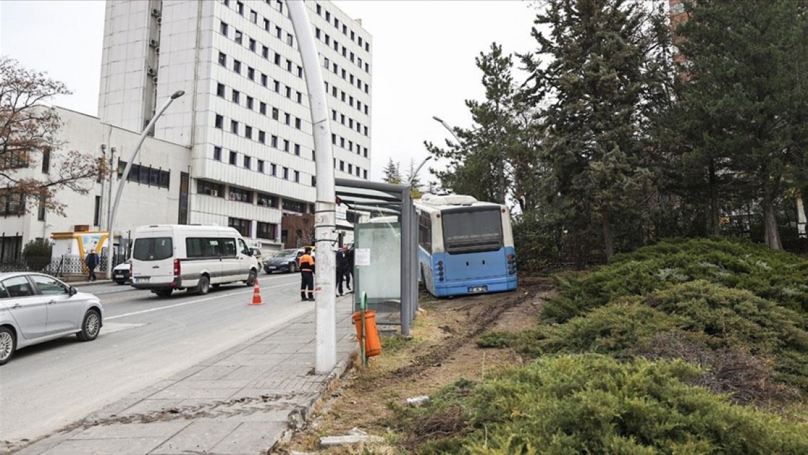 Halk otobüsü şoförünün dikkati muhtemel faciayı önledi