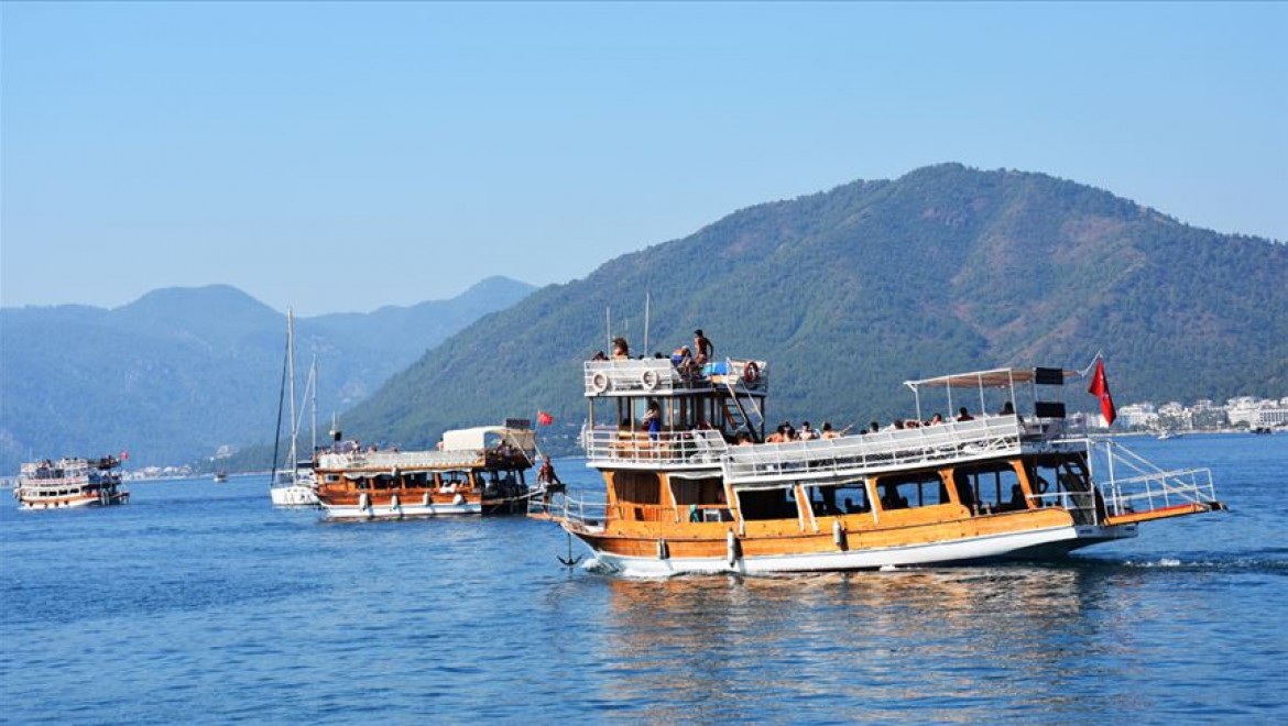 Antalya'da gezi tekneleri yüzde 50 kapasiteyle çalışacak