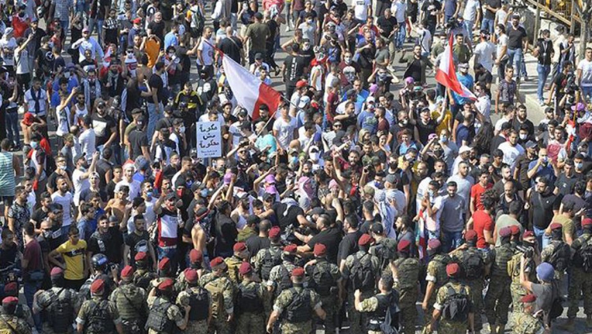 Lübnan'da ekonomik krize karşı protestocular yeniden meydanlarda