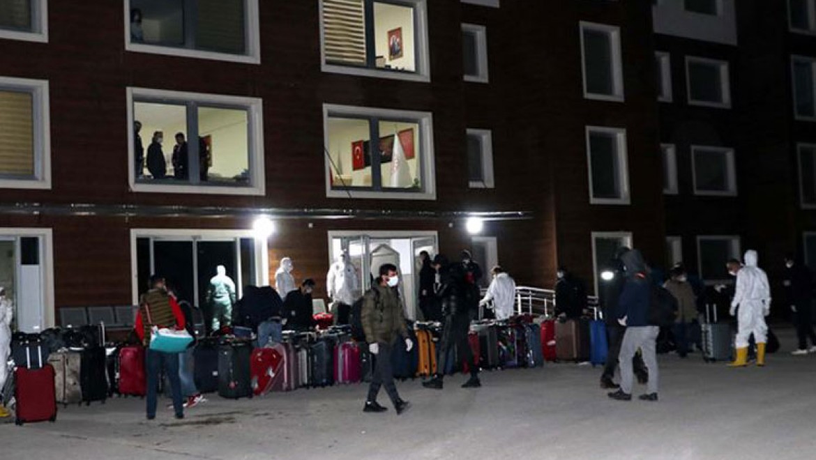 Rusya'dan getirilen 188 Türk vatandaşı Kastamonu'da yurda yerleştirildi