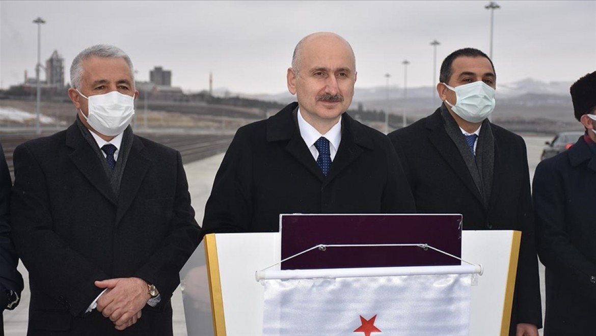 Ulaştırma ve Altyapı Bakanı Karaismailoğlu: Salgına rağmen demir yolları ile yurt içi yük taşımada gerileme olmadı