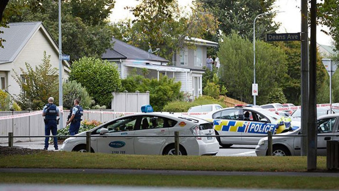 Yeni Zelanda'da cami saldırılarını yapan teröristi yakalayan polislere cesaret ödülü