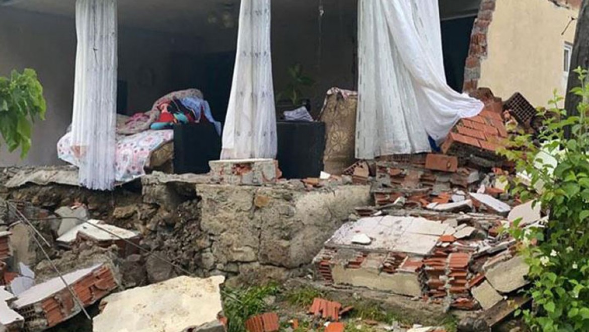 Bingöl Karlıova'da 5.7 büyüklüğünde deprem meydana geldi