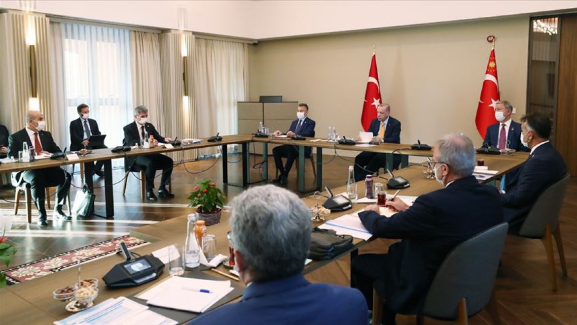 Cumhurbaşkanı Erdoğan Bitlis'te bölge valileriyle toplantı yaptı