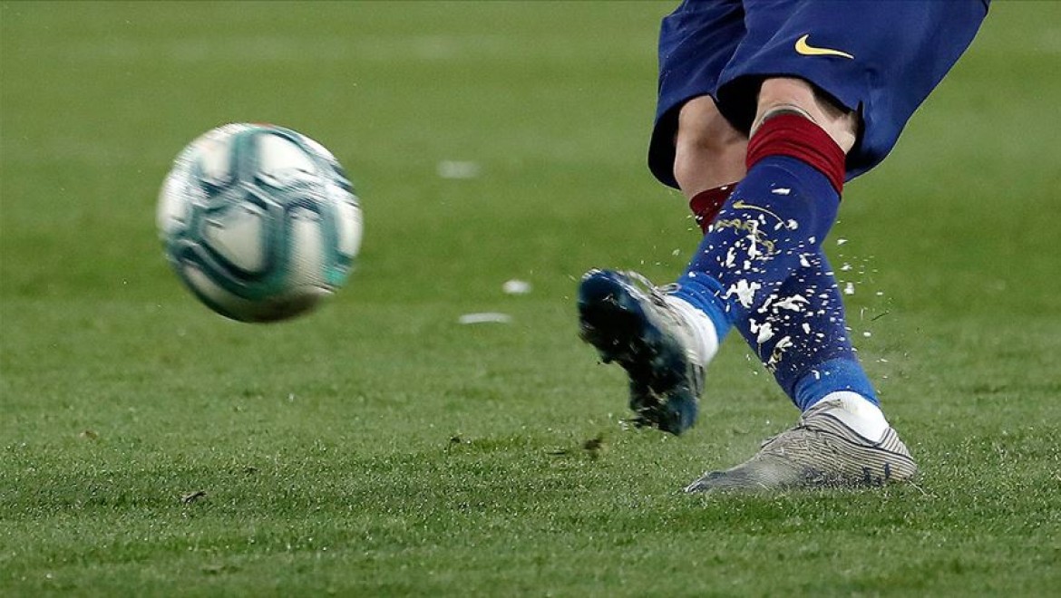Barcelonalı bir futbolcu koronavirüse yakalandı