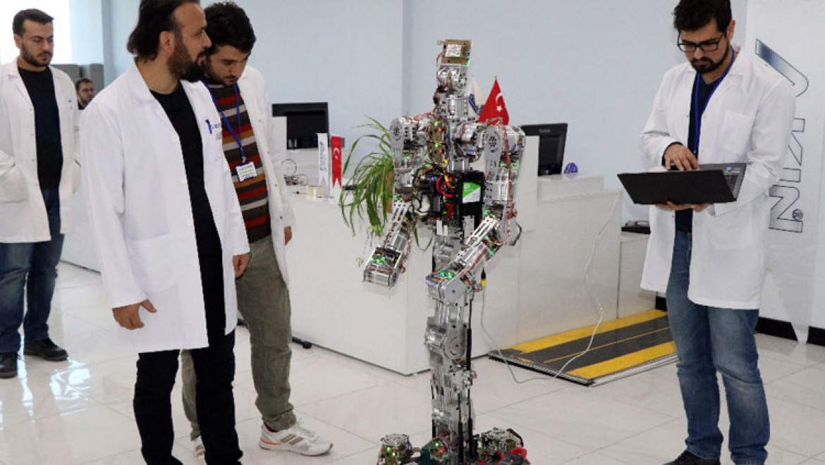 Milli insansı robotun seri üretimine başlandı