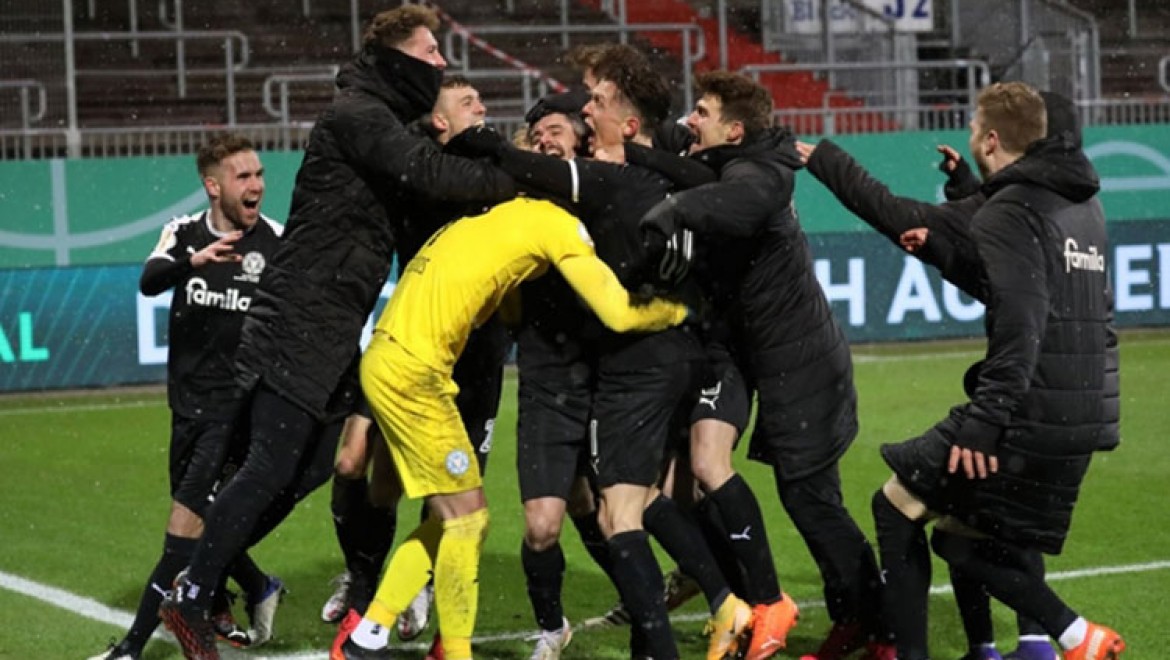 Almanya Kupası'nda Bayern Münih'i penaltılarla yenen Holstein Kiel 3. tura yükseldi