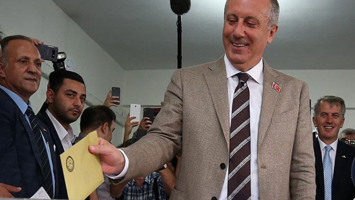 CHP'nin Cumhurbaşkanı Adayı Muharrem İnce Oyunu Kullandı