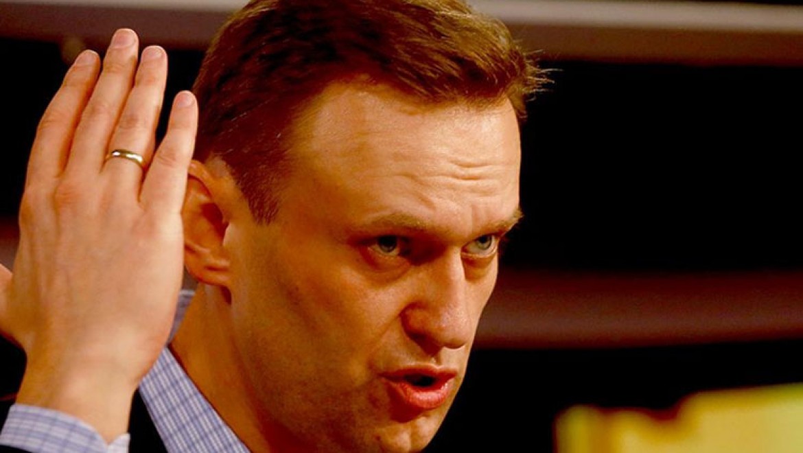 Rus muhalif Navalnıy Berlin dönüşü Moskova'daki havaalanında gözaltına alındı