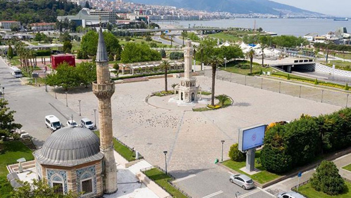 İzmir'de merkezi ezan sistemi uygulamasına geçici bir süreyle son verildi