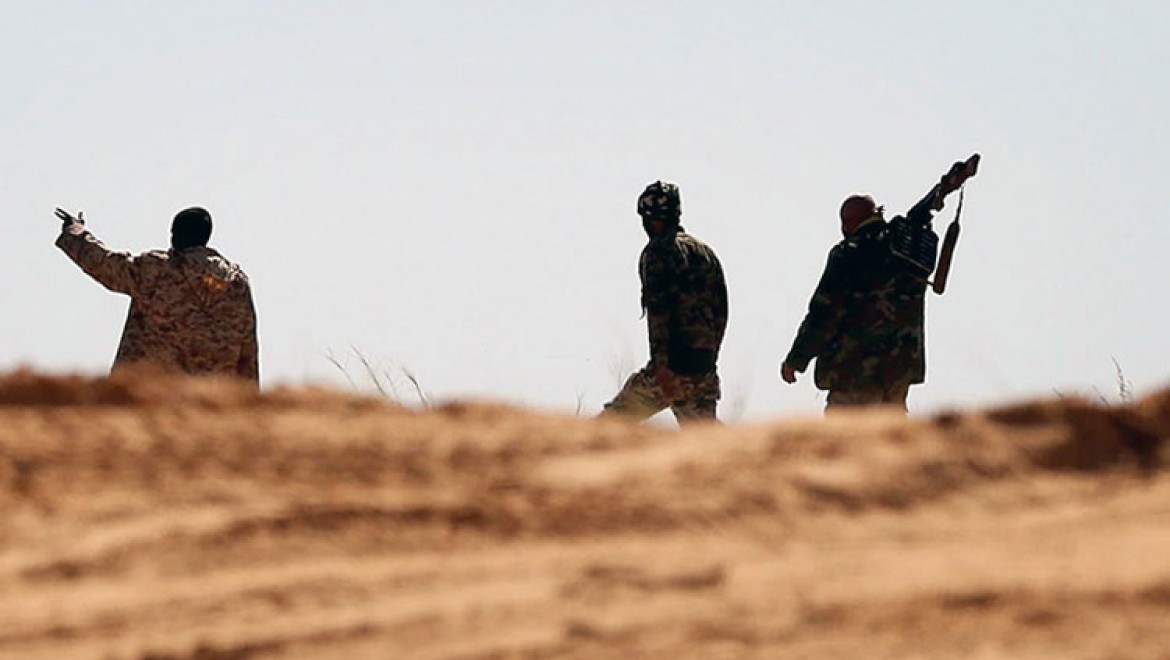 Darbeci Halife Hafter'e bağlı milisler, Libya-Cezayir sınırını kapalı askeri bölge ilan etti