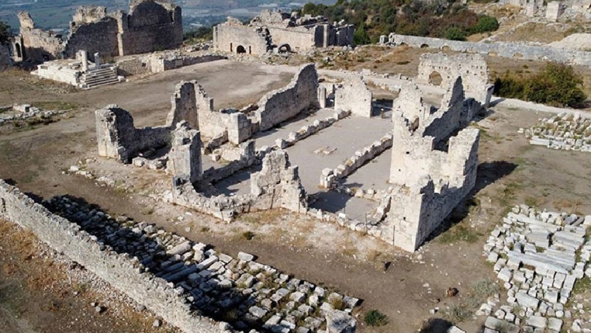 Likya'nın önemli kenti Tlos'ta tarihe ışık tutan kazı çalışmaları sürüyor