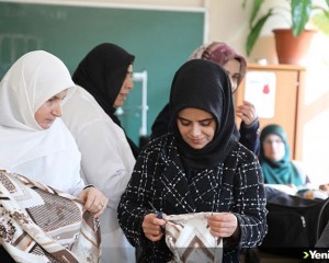 Van'da 650 kadın, Filistinliler için battaniye ve kışlık giyecek üretiyor