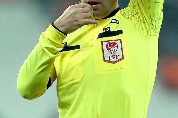 Süper Lig'de 38. hafta maçlarını yönetecek hakemler açıklandı