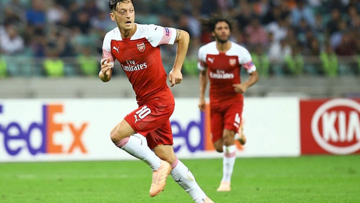 Fenerbahçe Mesut Özil'i borsaya bildirdi