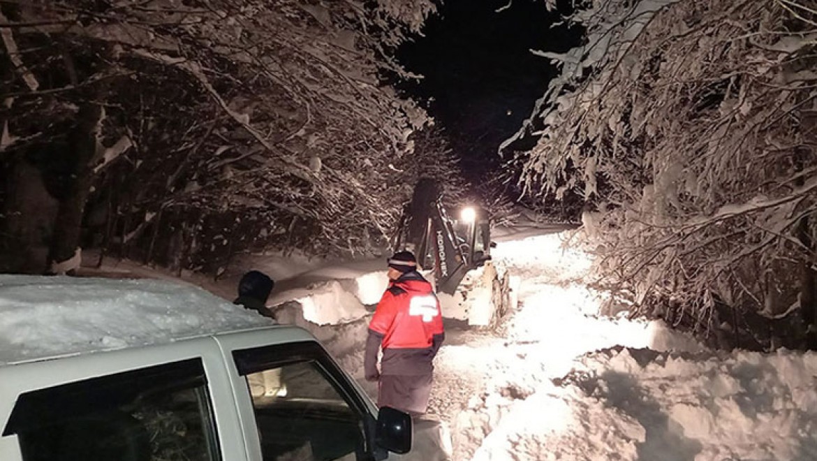 Zonguldak'ta kar nedeniyle yaylada mahsur kalan 16 kişi kurtarıldı