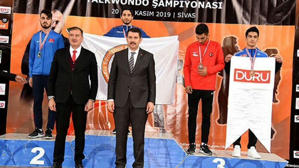 Türkiye Taekwondo Şampiyonası'ndan madalya ile döndü