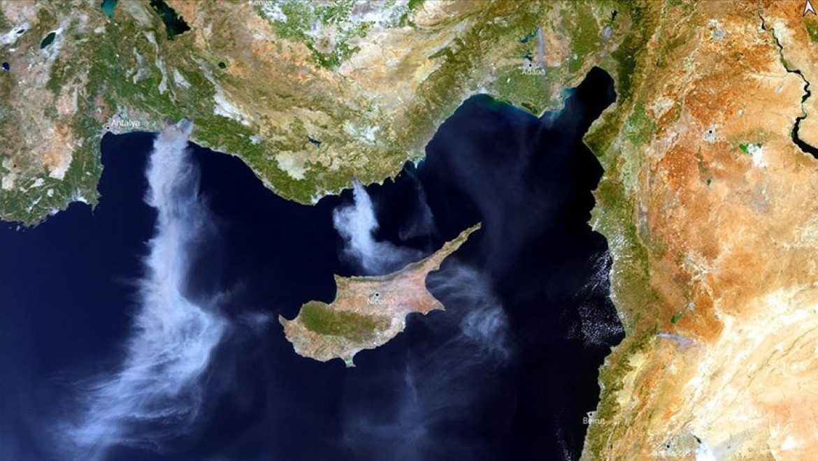 AB uydusu, Türkiye'deki orman yangınlarının dumanlarını Akdeniz üzerinde görüntüledi