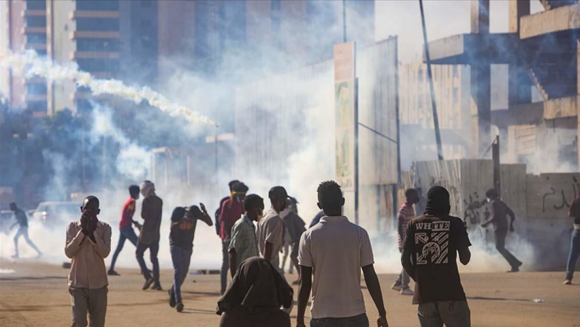 Sudan'da protestoculara göz yaşartıcı gazla müdahale edildi