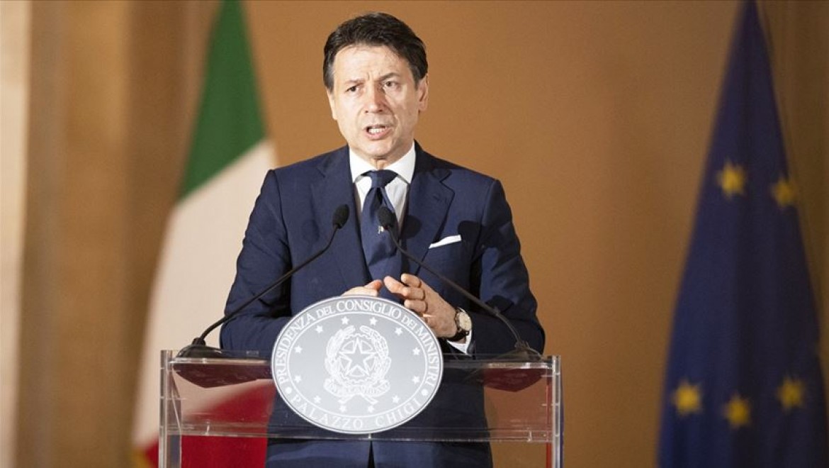 İtalya Başbakanı Conte: Aşı bulununcaya dek bekleyemeyiz