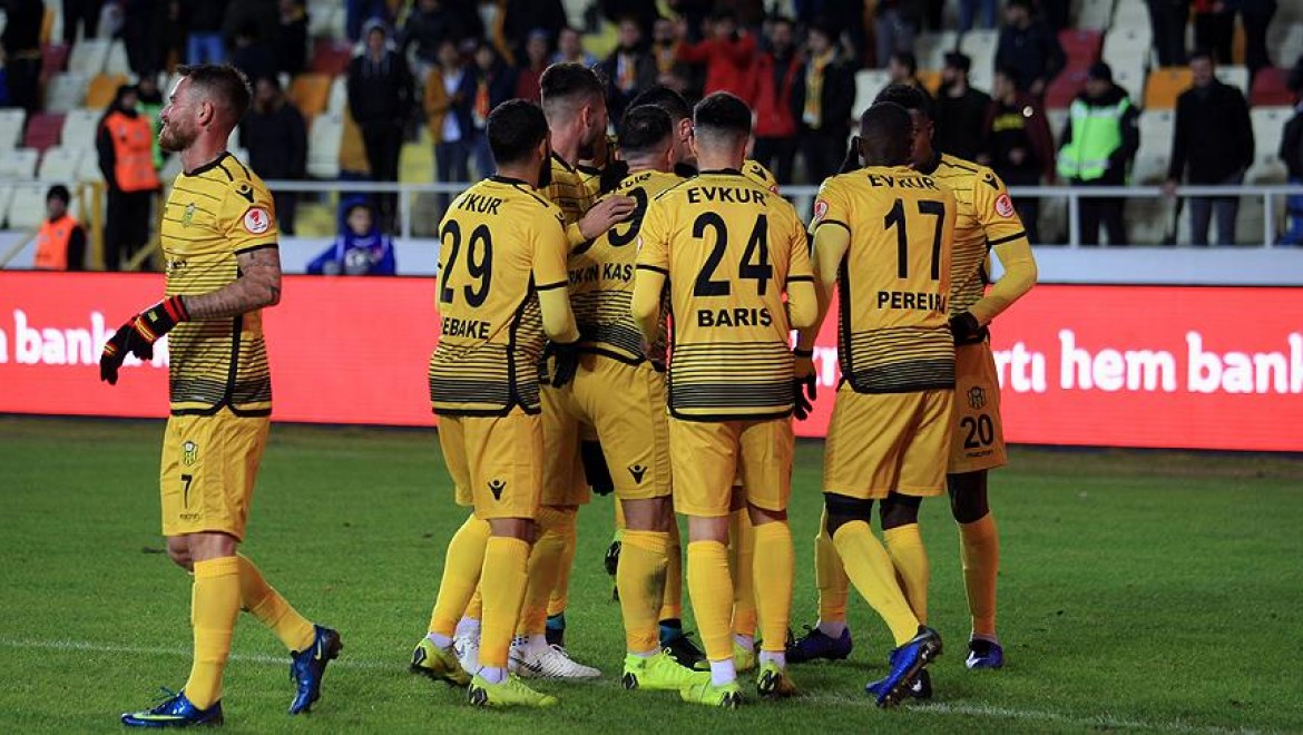 Evkur Yeni Malatyaspor 2-0'dan Döndü