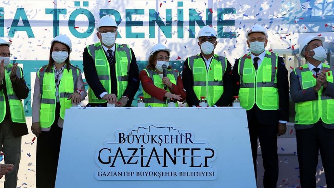 Gaziantep'te 'Müzeyyen Erkul Bilim Merkezi'nin temeli atıldı