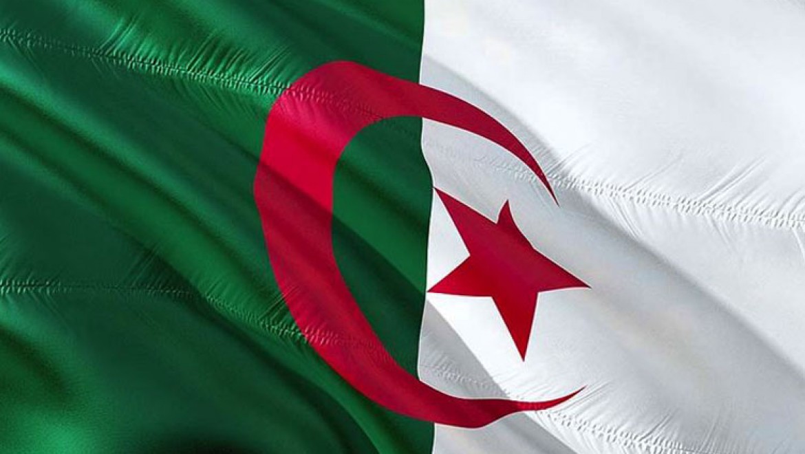 Cezayir'de Yüksek İslam Konseyi: Fransa'daki kuduza yakalanmış bu kampanyayı şiddetle kınıyoruz