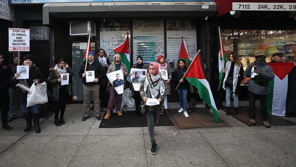 New York'ta İsrail'in Filistinlilere Saldırıları Protesto Edildi