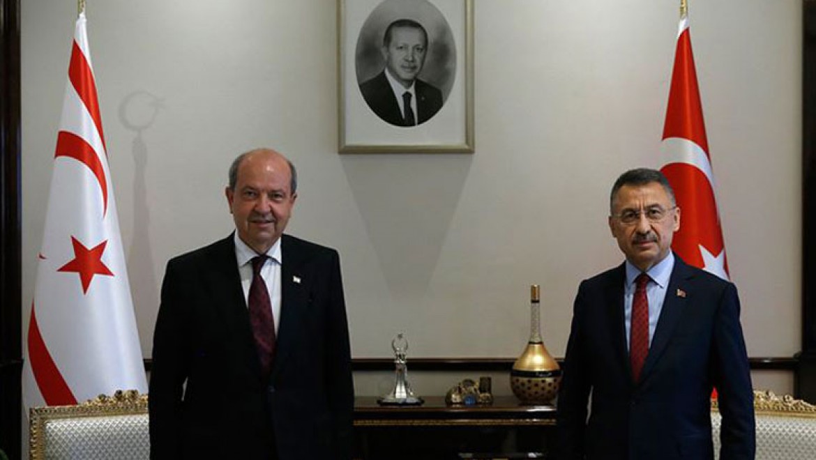 Cumhurbaşkanı Yardımcısı Oktay, Ersin Tatar'ı kutladı