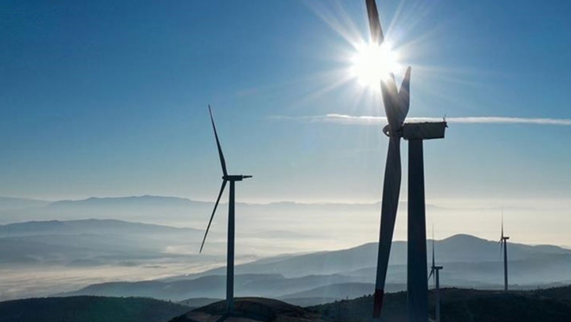 Rüzgar ve güneş son 12 ayda Türkiye'nin enerji ithalatında 7 milyar dolarlık tasarruf sağladı