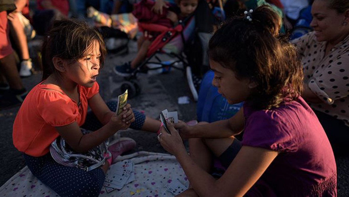 ABD Kovid-19 riskine rağmen 1000 göçmen çocuğu sınır dışı etti