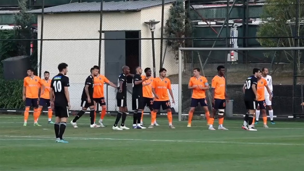 Beşiktaş hazırlık maçında Medipol Başakşehir'i tek golle yendi