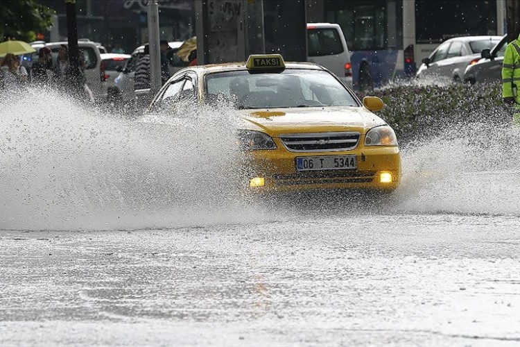 Ankara'nın kuzey ve batı ilçeleri için kuvvetli yağış uyarısı