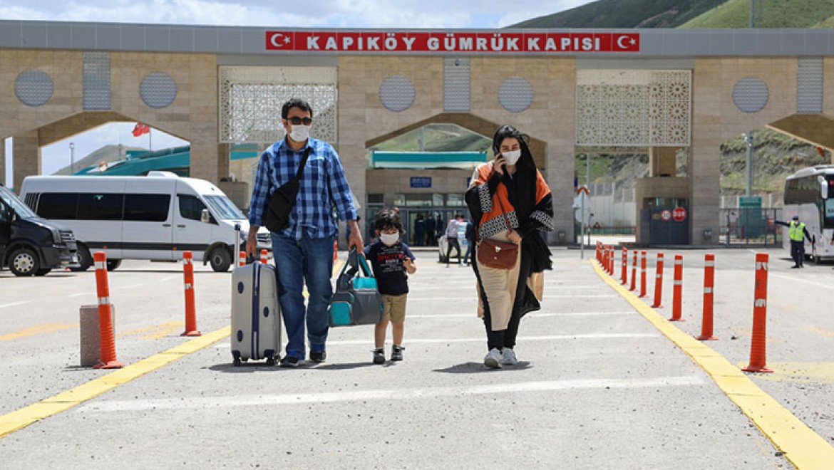 Van'daki Kapıköy Gümrük Kapısı 14 ay sonra açıldı