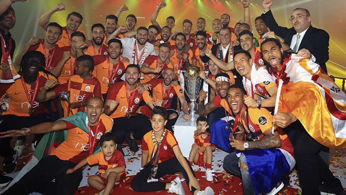 Şampiyon Galatasaray Kupasına Kavuştu
