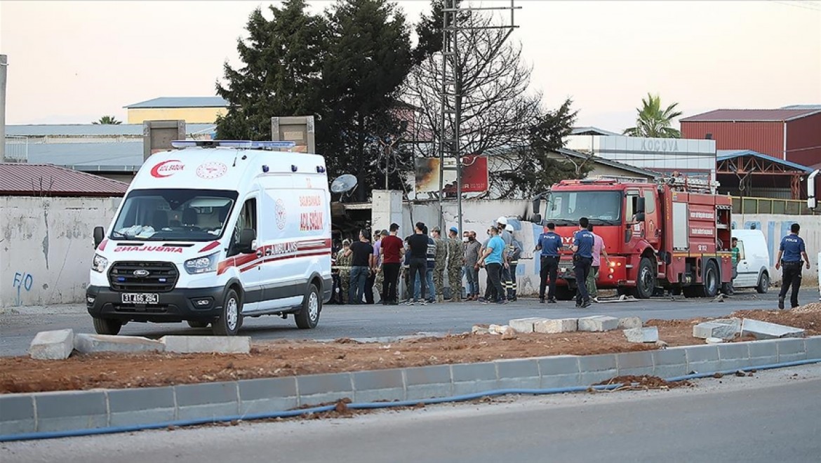 Hatay'da askeri tır çırçır fabrikasının duvarına çarptı: 2 şehit