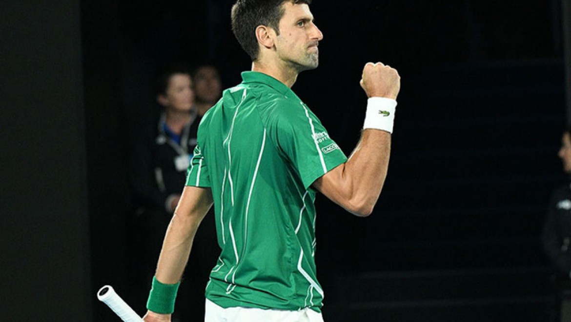 Novak Djokovic 1 numarada kalma rekorunda Roger Federer'i yakaladı