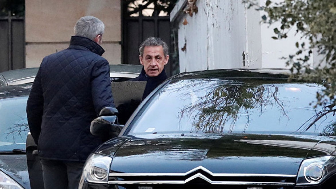 Sarkozy, Adli Denetimle Serbest