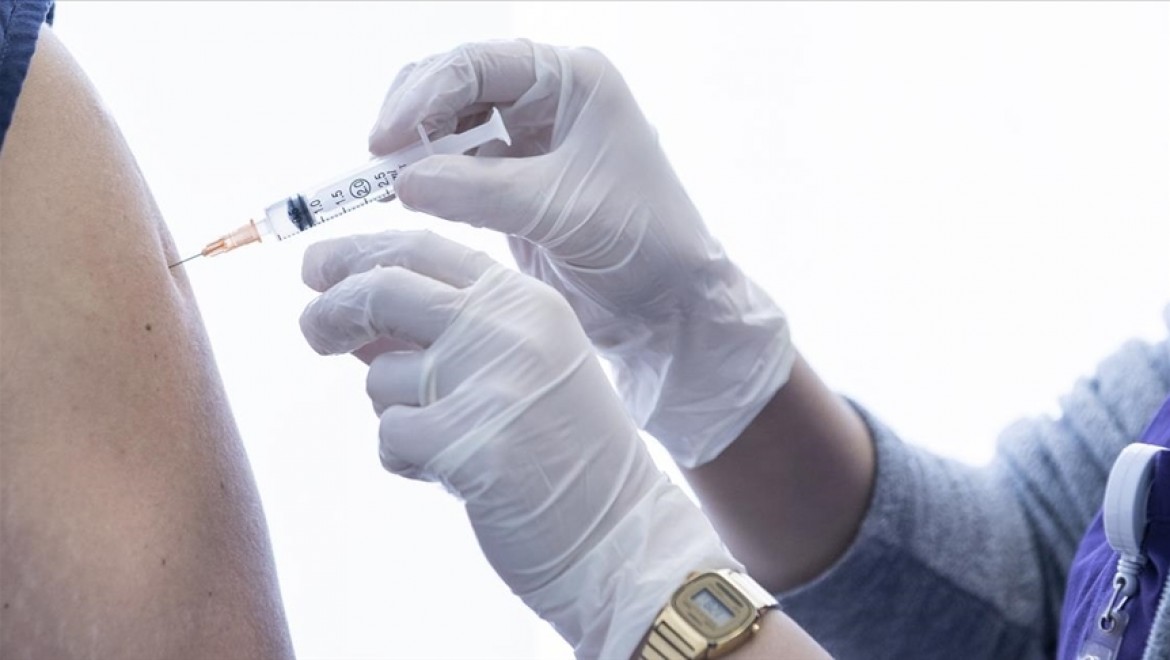 Bakan Koca, bir günde 1 milyon 582 bin 232 doz aşı yapıldığını duyurdu