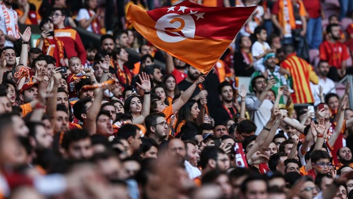 Galatasaray 22. şampiyonluğunu kutluyor