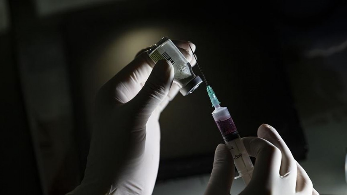 Yerli ve milli Kovid-19 aşı adayının ikinci dozu gönüllüye uygulandı