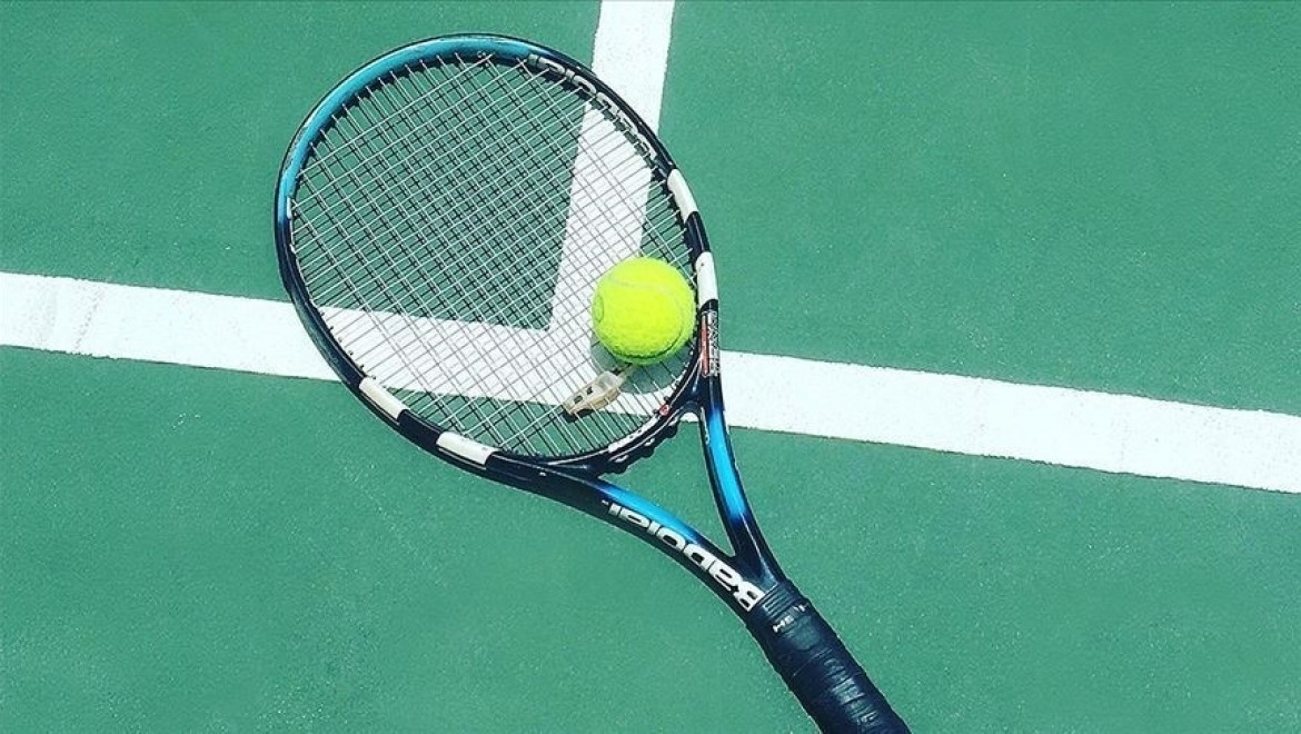 Milli tenisçiler Deniz Gürsoy ve Toprak Avcıbaşı, Bakü'de şampiyon oldu