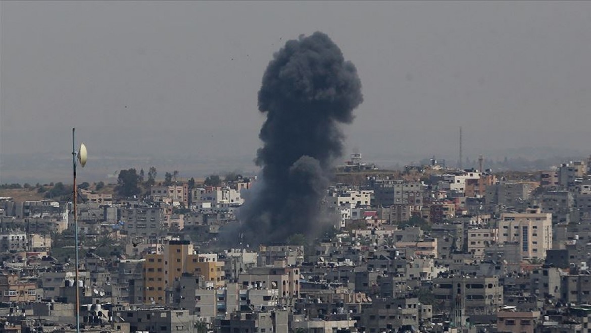İsrail ordusu Gazze'de bazı hedeflere hava saldırıları düzenledi