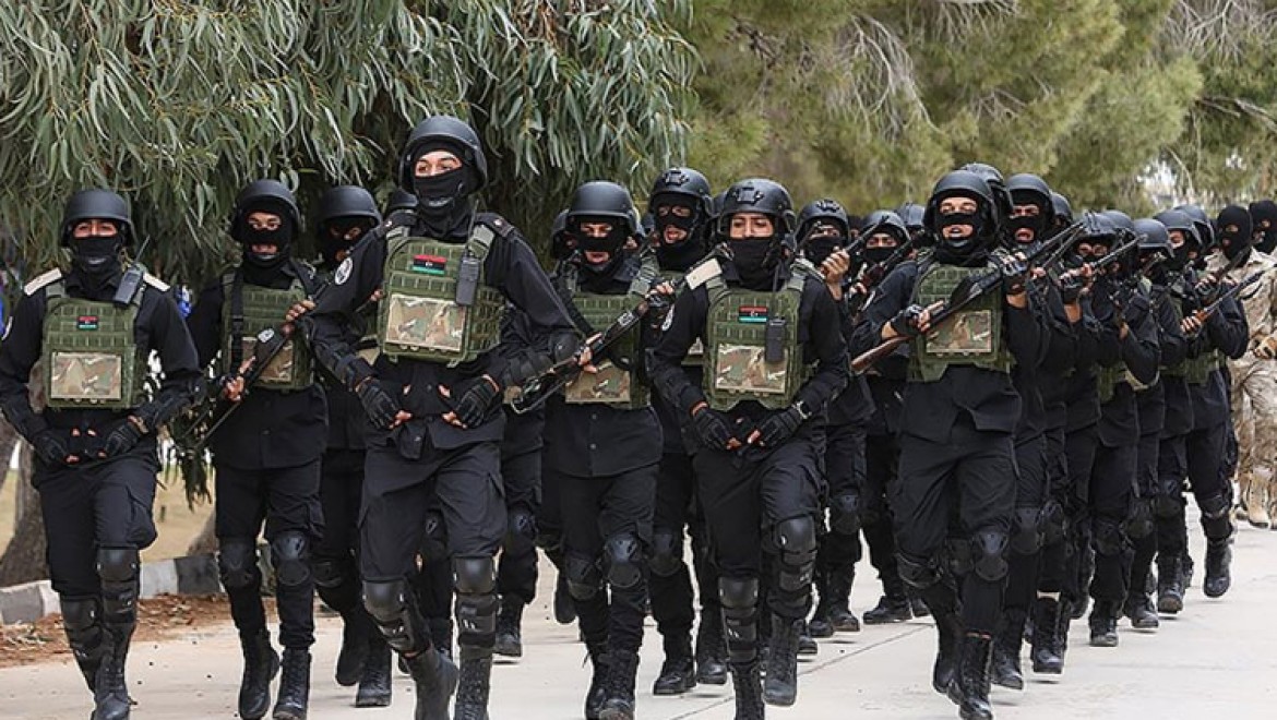 Libya'da TSK'nin terörle mücadele eğitimi verdiği askeri öğrenciler törenle mezun oldu