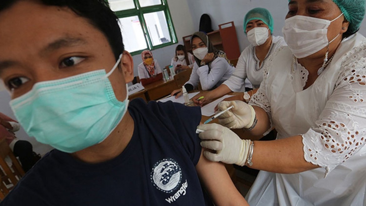 Dünya genelinde 2 milyar 660 milyon dozdan fazla Kovid-19 aşısı yapıldı