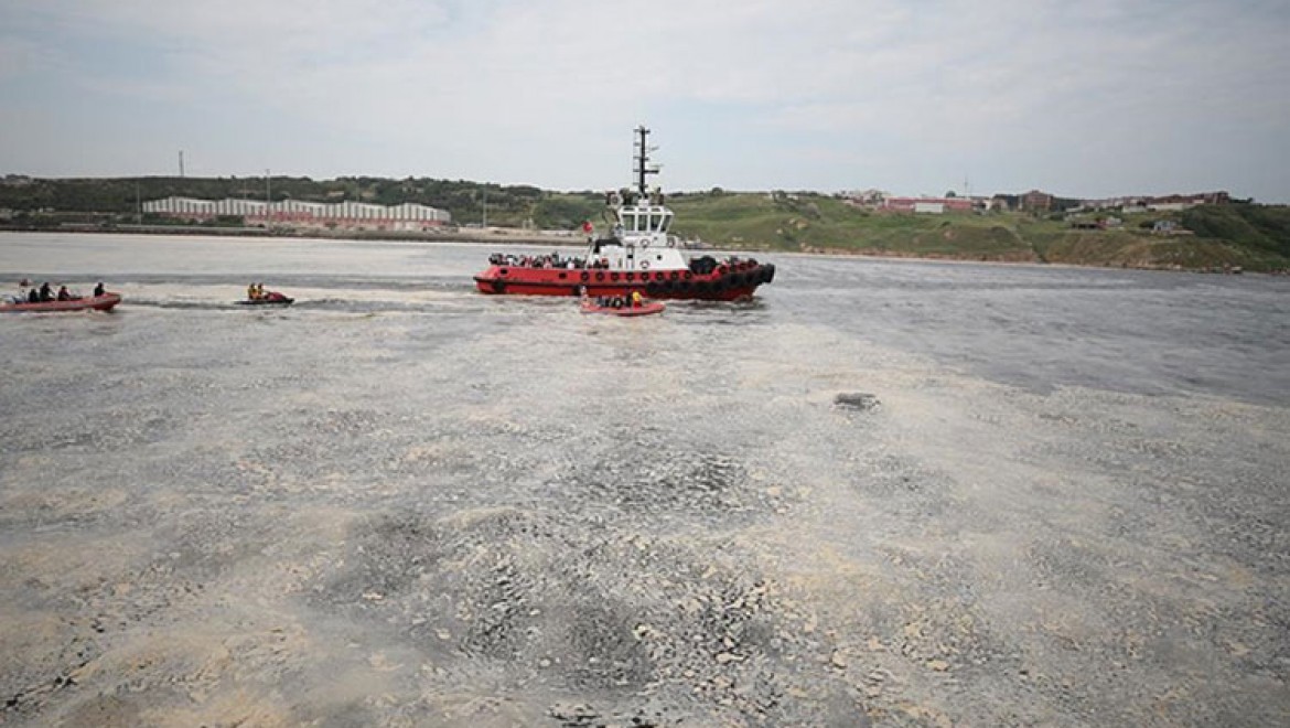 Marmara Denizi'nde müsilaj temizleme seferberliği başladı