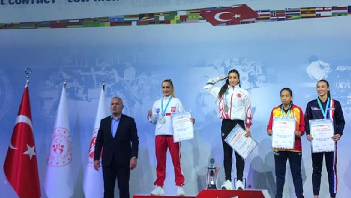 Teğmen Zeliha Doğan, spor kariyerini kick boks Avrupa şampiyonluğuyla taçlandırdı