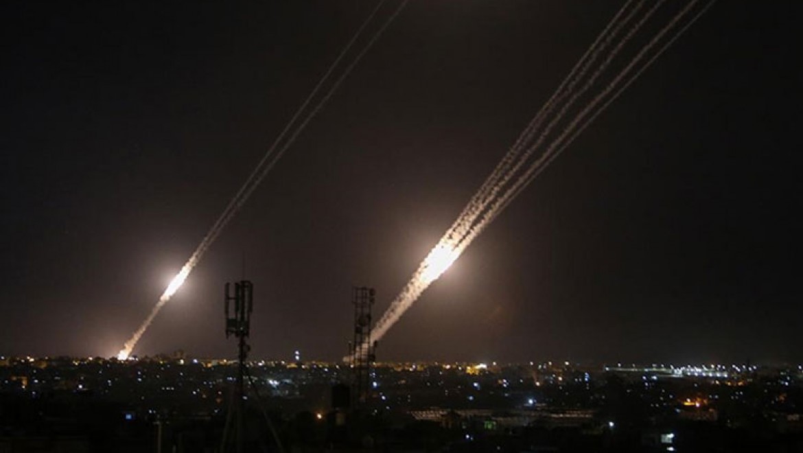Gazze'den atılan roketler ilk kez İsrail'in kuzeyindeki bölgelere kadar ulaştı
